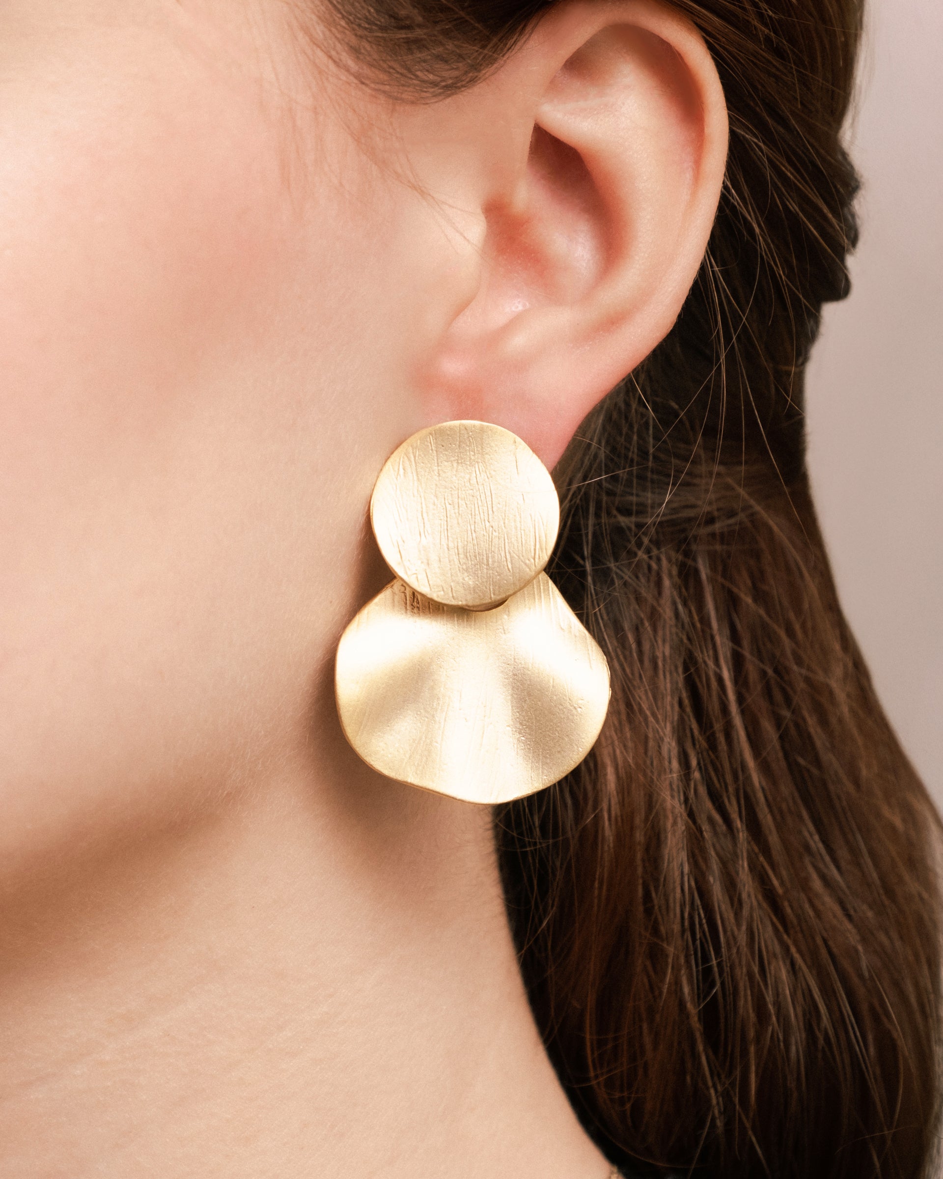 Brushed Gold Rippled Circle Drop Earrings