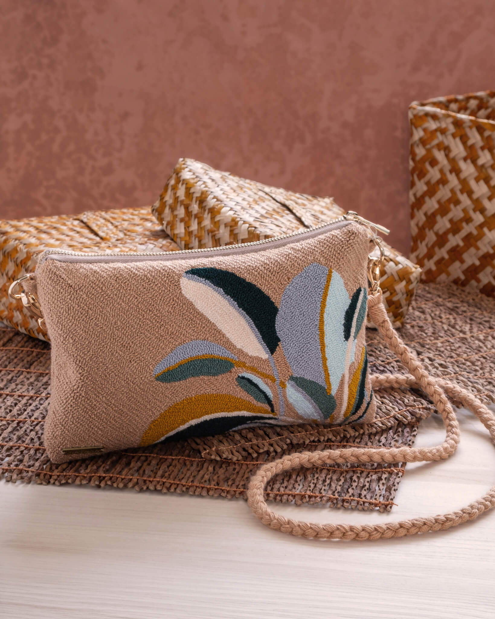 Woven Convertible Crossbody Aluna Bag (Botanica)