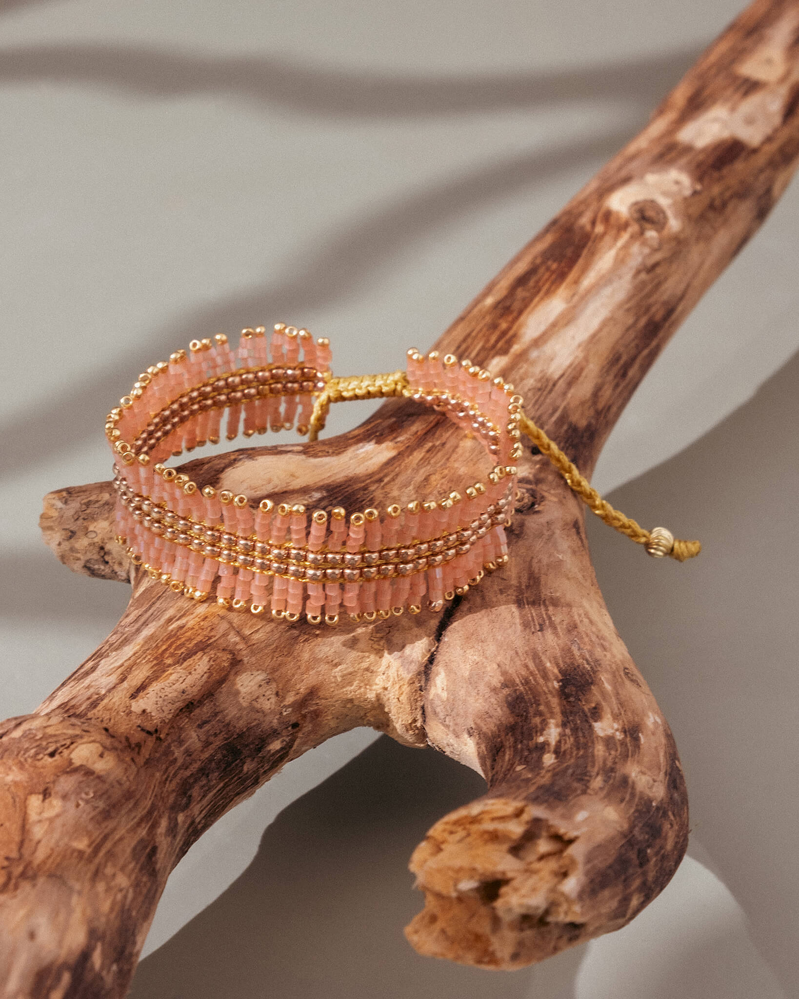 Handwoven Beaded Noor Bracelet (Pink)