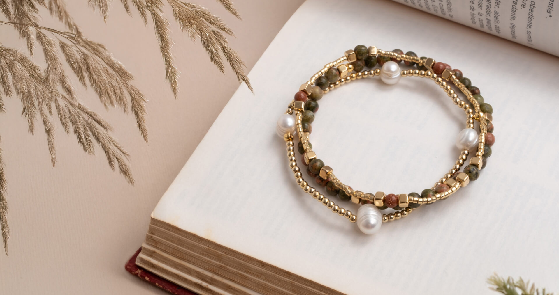 <font color="#d57135"> 3 Set</font> Bracelets
