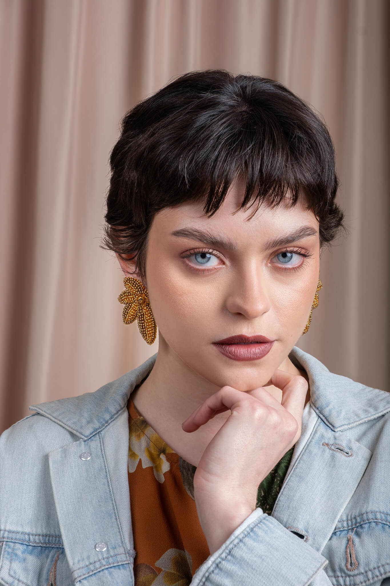Petalia Earrings (Black)