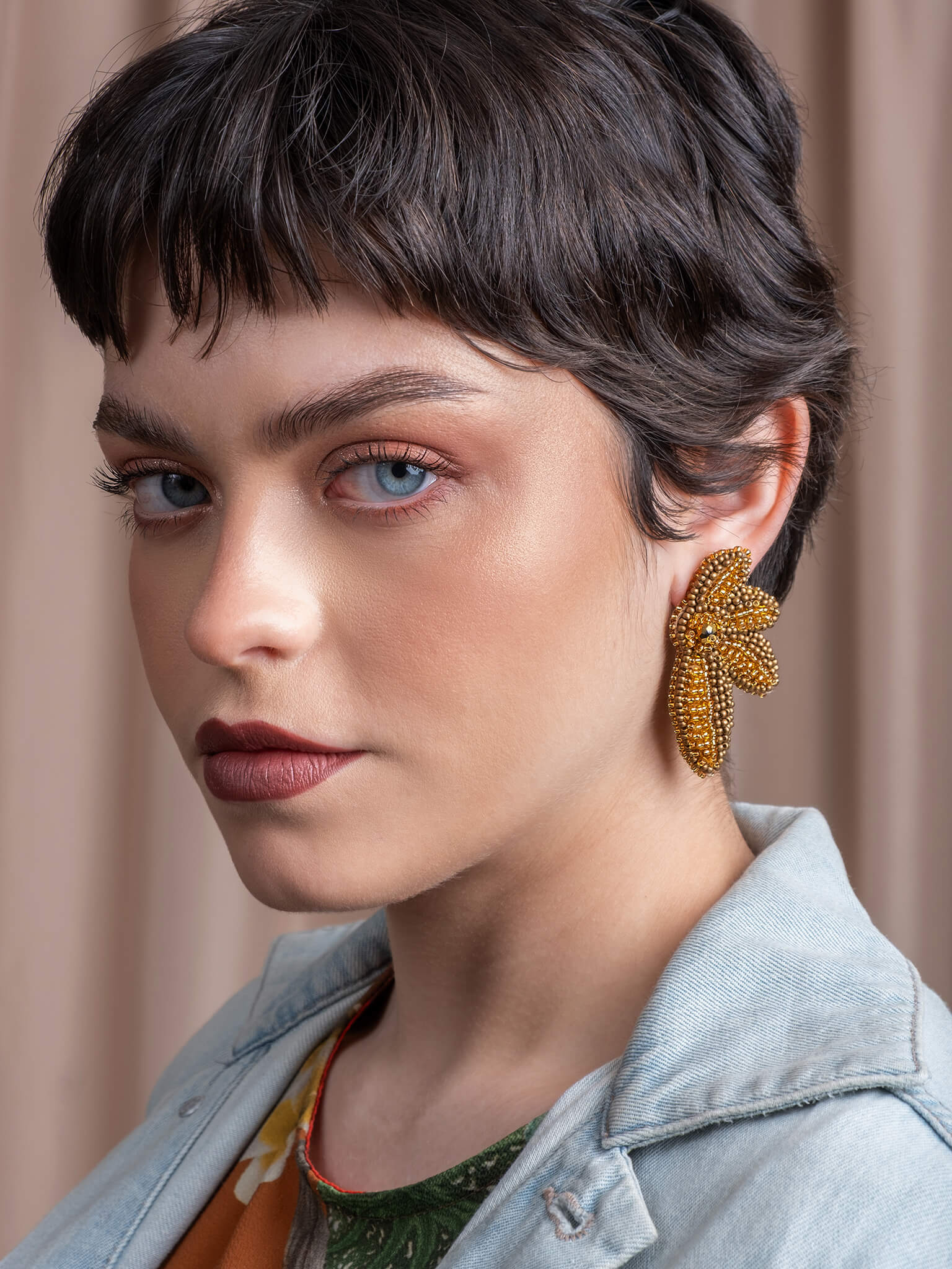 Petalia Earrings (Black)
