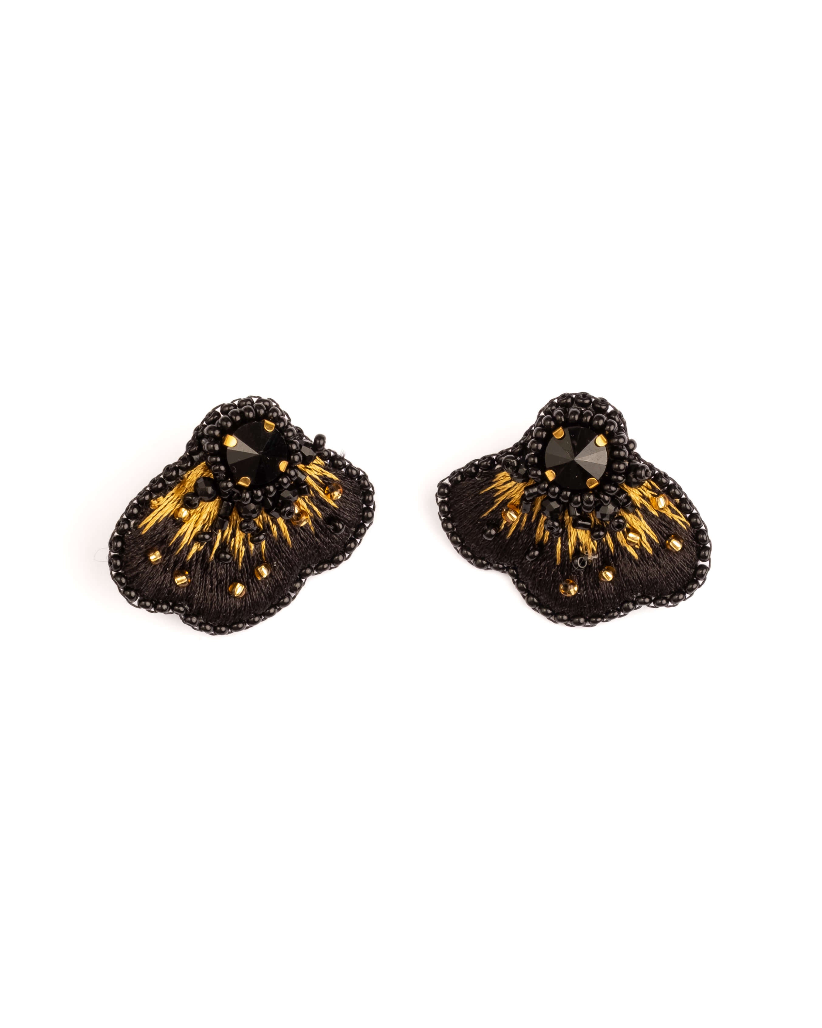 Scallop Stud Earrings (Black)